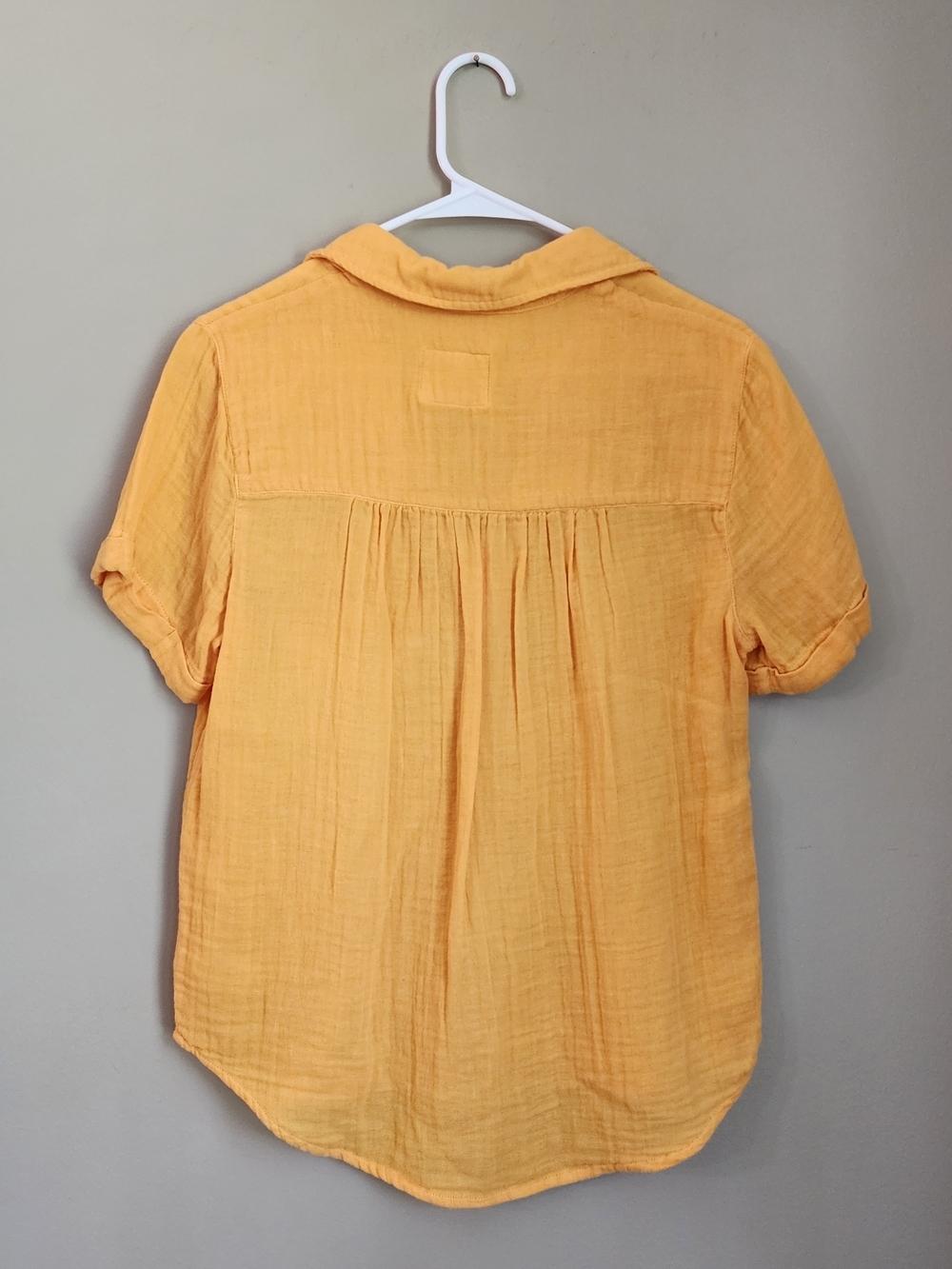 Rails Yellow Short-Sleeve V-Neck Blouse 100% organic cotton. - Picture 3 of 7